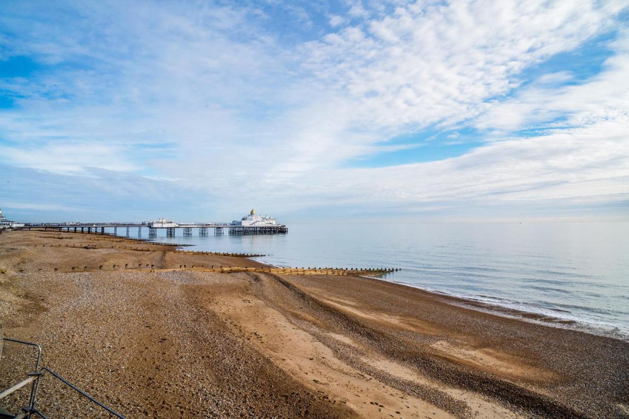 Oyo The Palm Court Hotel Eastbourne Exteriör bild