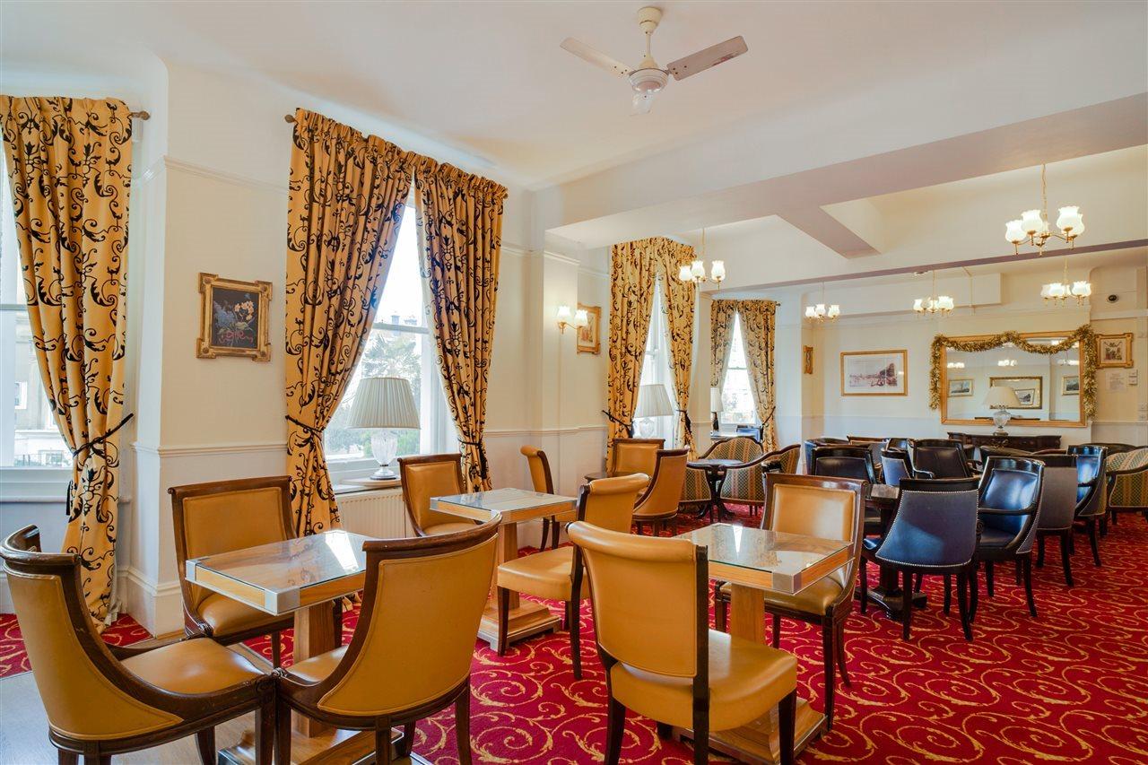 Oyo The Palm Court Hotel Eastbourne Exteriör bild