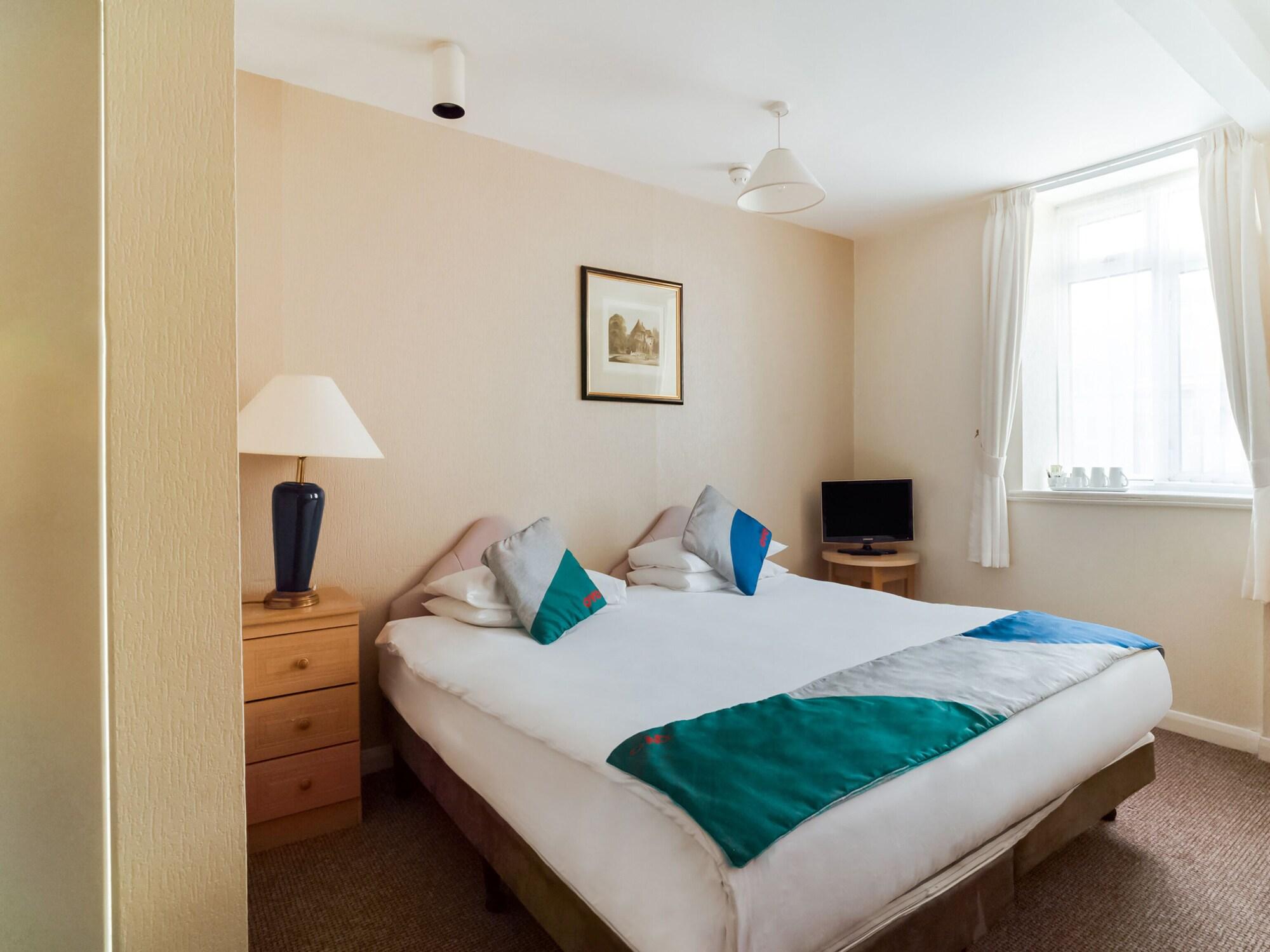 Oyo The Palm Court Hotel Eastbourne Exteriör bild